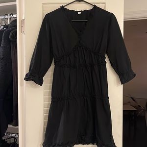 3/$30 Cute black dress 🖤